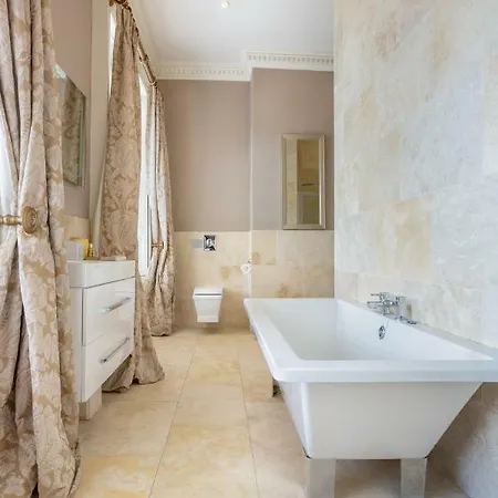 Luxury Georgian Merrion Square Apartment *